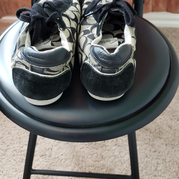 Shoes - Picture 4 of 5